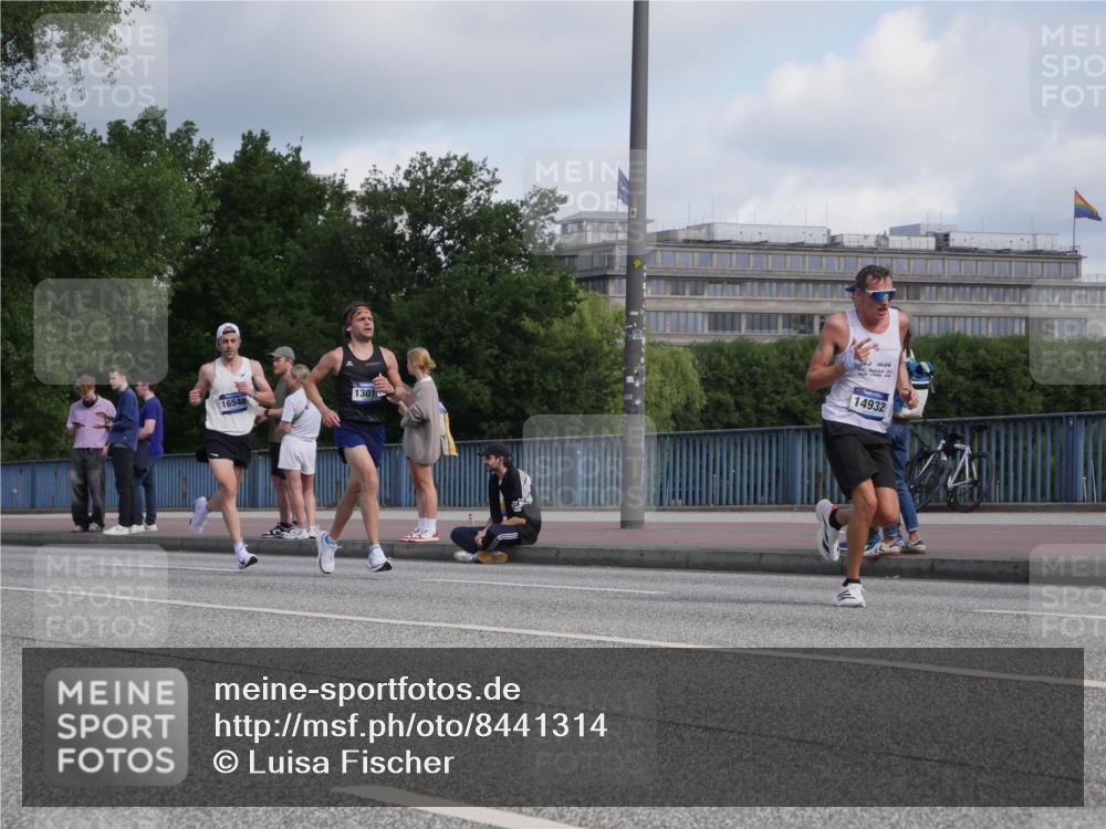 29.06.2025 - hella hamburg halbmarathon Luisa Fischer http://msf.ph/oto/8441314 29.06.2025 09:41:21 Kennedybrücke 16548, 1301, 14932 meine-sportfotos.de