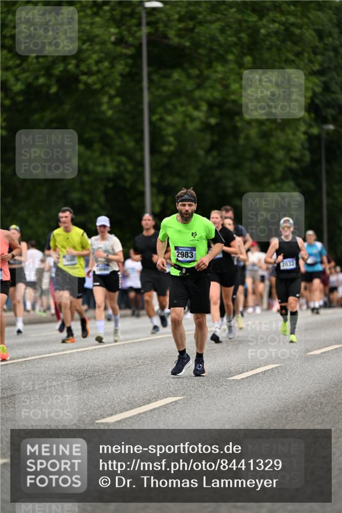 29.06.2025 - hella hamburg halbmarathon Dr. Thomas Lammeyer http://msf.ph/oto/8441329 29.06.2025 10:57:13 Kennedybrücke 2420, 2983, 2988, 3227, 3787, 6135, 6604, 7032, 7511, 7690, 7735, 7871, 8250, 8251, 9340, 10080, 10417, 10568, 10600, 10693, 10879, 10884, 10981 meine-sportfotos.de