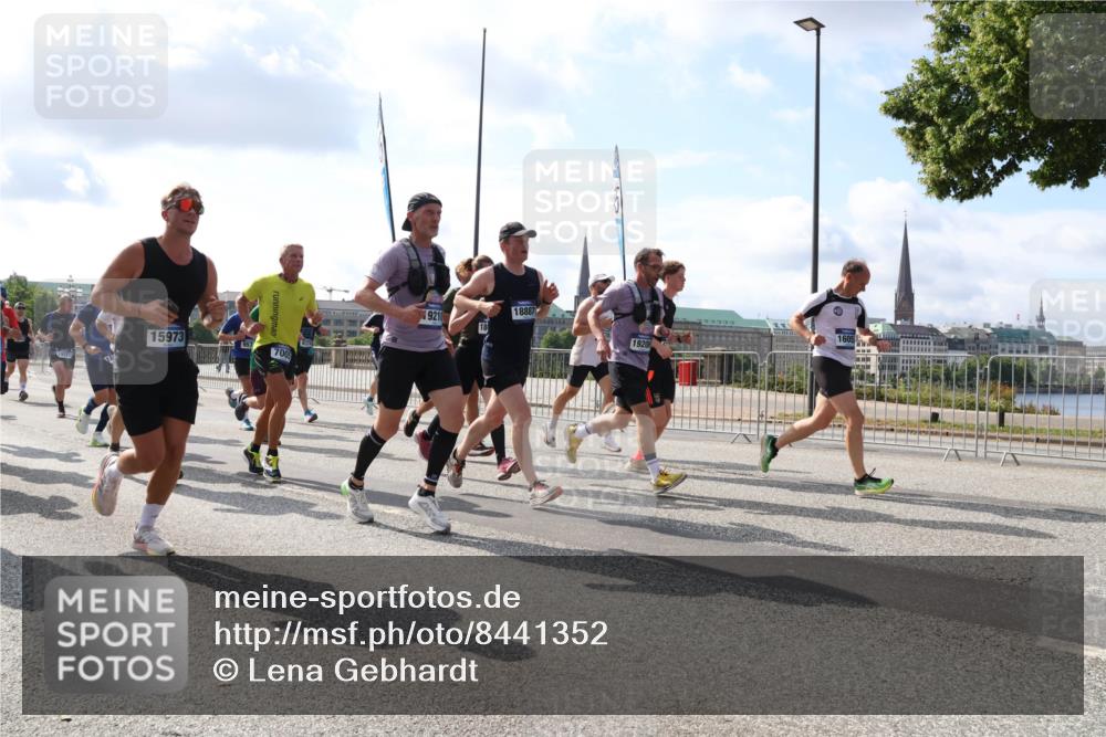 29.06.2025 - hella hamburg halbmarathon Lena Gebhardt http://msf.ph/oto/8441352 29.06.2025 09:52:58 Lombardsbrücke 15973, 7009, 9210, 18887, 1920, 1605, 1012, 1070, 1163, 1169, 1176, 1220, 1391, 1415, 1512, 1613, 1735, 1782, 2048, 2189, 2213, 2233, 2234, 2590, 2788, 2970, 3021, 3098, 3109, 3124, 3304, 3907, 3917, 3928, 4080, 4277, 4497, 4691, 4933, 4981, 4997, 5007, 5132, 5476, 5477, 5623, 5682, 6081, 6152, 6712, 6716, 7005, 7067, 7093, 7147, 7191, 7325, 7432, 7450, 7451, 7599, 7843, 7865, 7961, 8063, 8145, 8467, 8664, 10796, 11779, 13403, 13614 meine-sportfotos.de