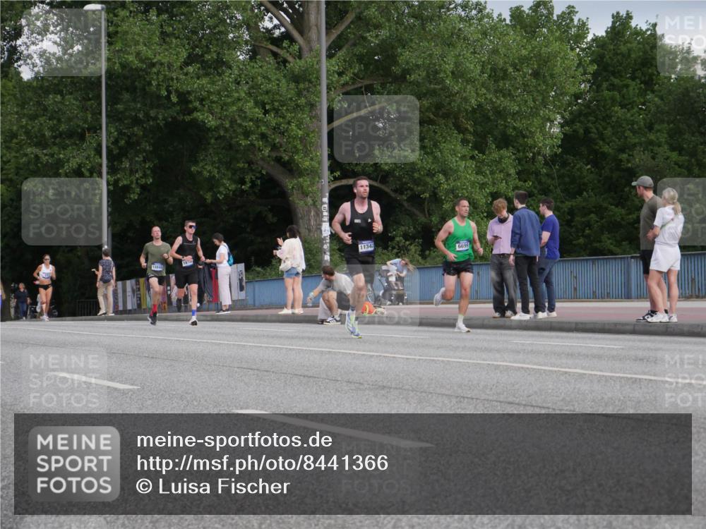 29.06.2025 - hella hamburg halbmarathon Luisa Fischer http://msf.ph/oto/8441366 29.06.2025 09:41:29 Kennedybrücke 18848, 11342, 6699, 6699 meine-sportfotos.de