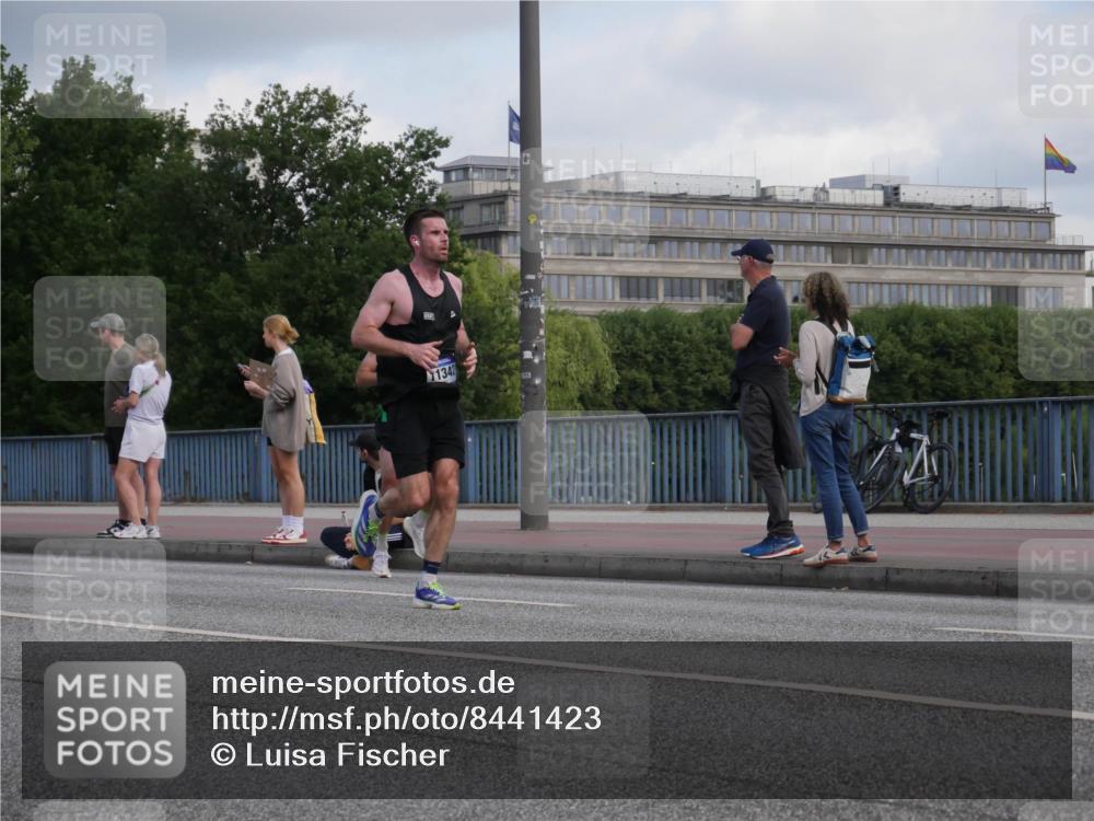 29.06.2025 - hella hamburg halbmarathon Luisa Fischer http://msf.ph/oto/8441423 29.06.2025 09:41:32 Kennedybrücke 1342, 51, 6699 meine-sportfotos.de