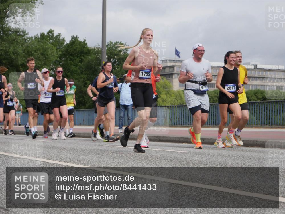 29.06.2025 - hella hamburg halbmarathon Luisa Fischer http://msf.ph/oto/8441433 29.06.2025 10:22:27 Kennedybrücke 2812, 12006, 080, 14245, 12007, 1755, 9252, 2017, 1325, 1332, 1755, 2017, 2589, 2812, 2895, 3105, 3118, 4108, 4110, 4722, 5080, 5449, 6270, 6542, 6736, 7143, 8761, 9252, 9270, 9272, 9856, 10124, 10129 meine-sportfotos.de