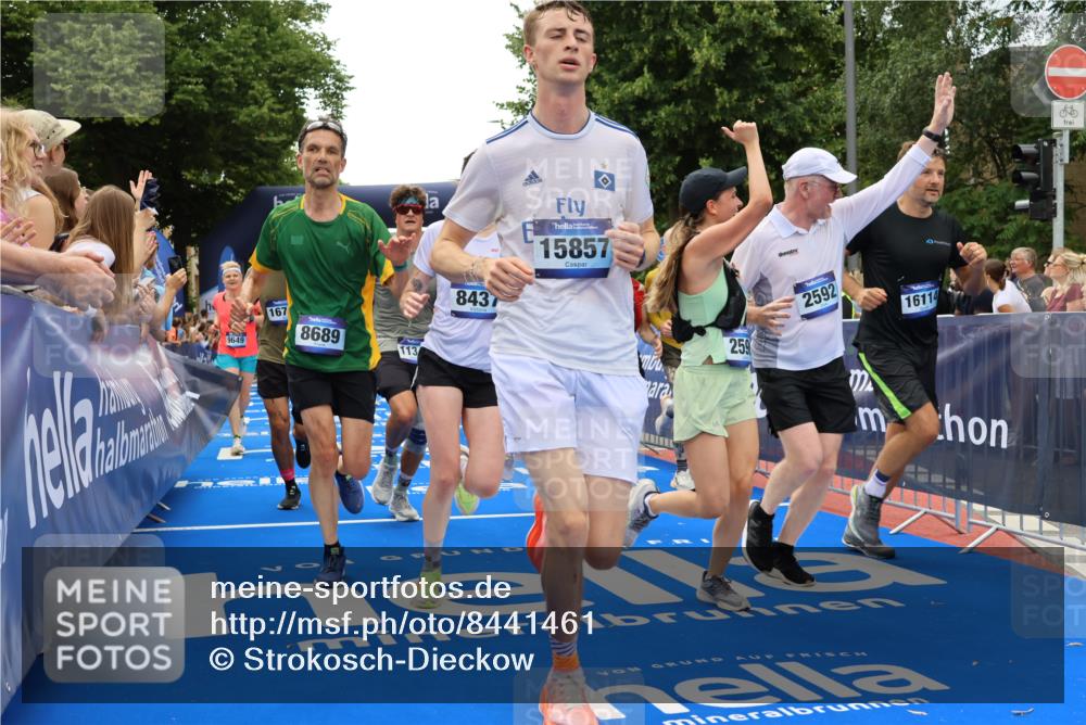 29.06.2025 - hella hamburg halbmarathon Strokosch-Dieckow http://msf.ph/oto/8441461 29.06.2025 10:49:32 Ziel 1342, 1476, 2504, 2516, 2592, 2596, 2878, 2889, 2937, 5705, 5978, 6115, 8437, 8689, 8813, 9038, 9463, 9649, 11339, 11340, 11679, 11779, 11977, 12094, 13233, 13269, 14562, 14838, 15392, 15857, 16114, 16592, 16738, 16891, 17001, 18058, 18476, 18887, 18960 meine-sportfotos.de