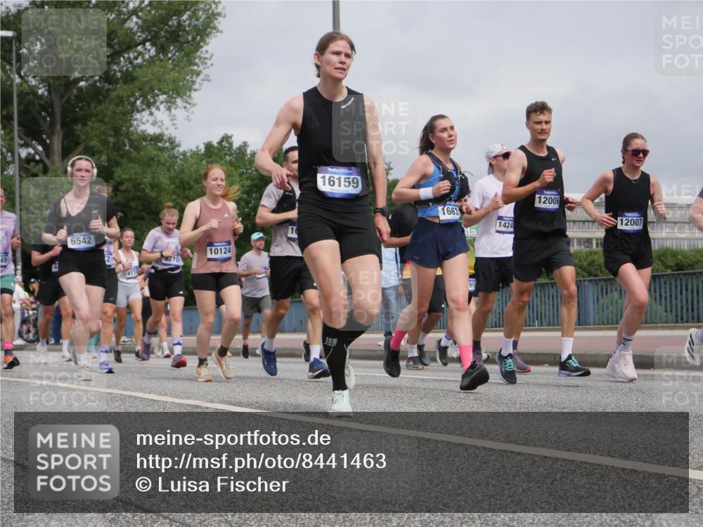 29.06.2025 - hella hamburg halbmarathon Luisa Fischer http://msf.ph/oto/8441463 29.06.2025 10:22:29 Kennedybrücke 49, 6542, 411, 10124, 9270, 1, 16159, 1663, 1424, 919, 12006, 12007, 1159, 1160, 1325, 1332, 1708, 1755, 2017, 2703, 2812, 3105, 3118, 4108, 4110, 4722, 5080, 5449, 6249, 6542, 6736, 7143, 8761, 9252, 9270, 9272, 9856, 10124, 10129 meine-sportfotos.de