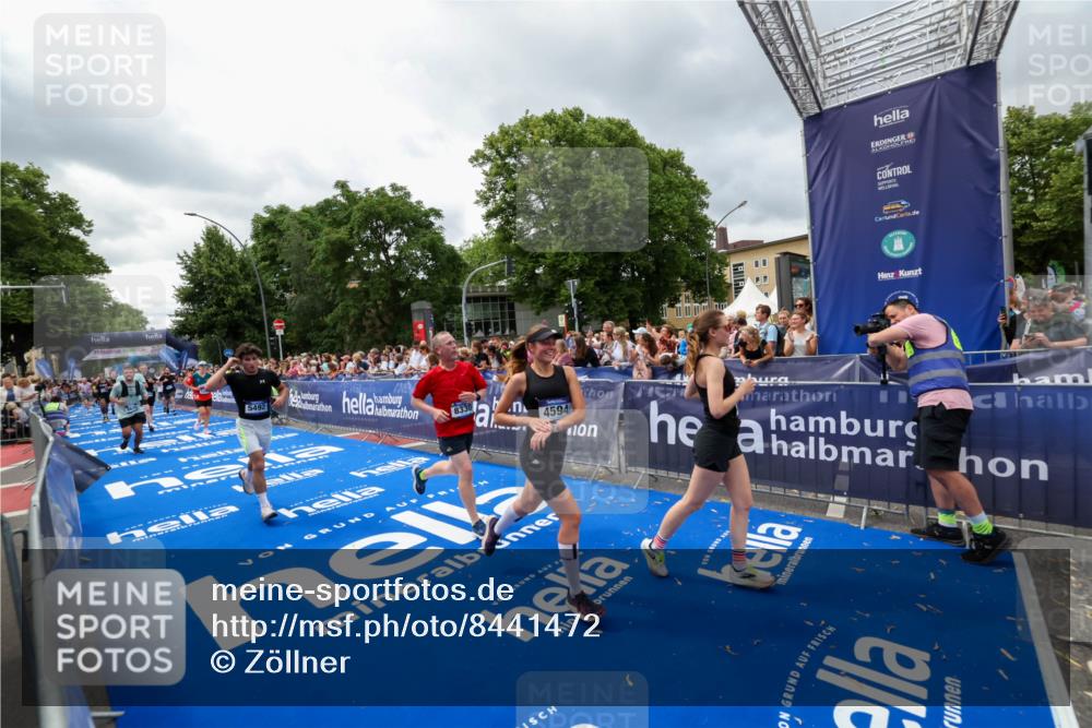 29.06.2025 - hella hamburg halbmarathon Zöllner http://msf.ph/oto/8441472 29.06.2025 10:56:15 Ziel 1193, 4594, 4813, 5465, 5492, 5570, 8330, 8639, 9903, 9907, 10789, 12348, 12545, 14363, 15484, 16113, 16634, 17468, 17642, 19152 meine-sportfotos.de