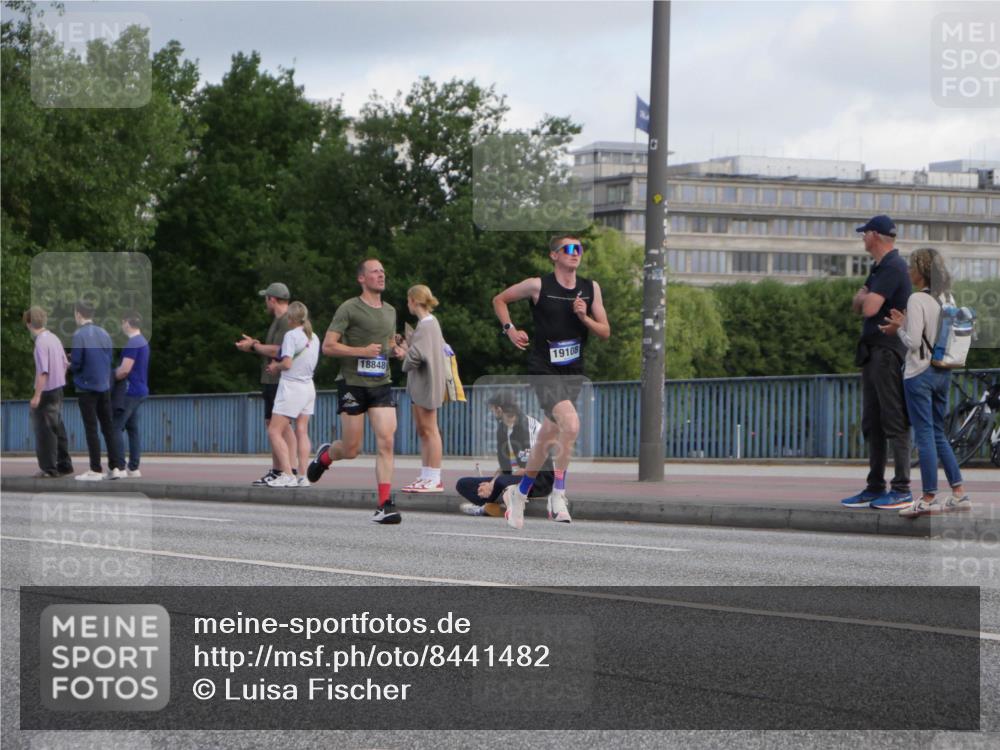 29.06.2025 - hella hamburg halbmarathon Luisa Fischer http://msf.ph/oto/8441482 29.06.2025 09:41:34 Kennedybrücke 19108, 18848, 51, 6699 meine-sportfotos.de
