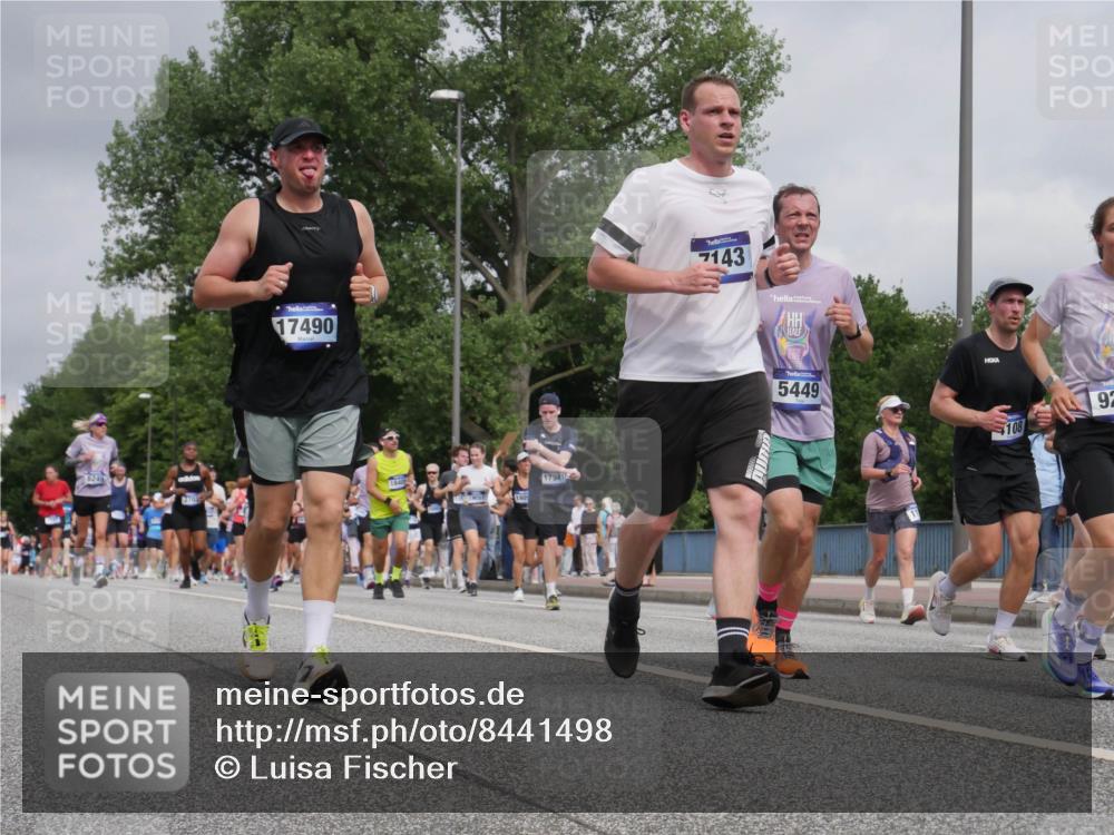29.06.2025 - hella hamburg halbmarathon Luisa Fischer http://msf.ph/oto/8441498 29.06.2025 10:22:32 Kennedybrücke 17490, 19051, 17941, 7143, 5449, 108, 92, 1159, 1160, 1325, 1332, 1708, 1755, 2017, 2703, 2812, 4108, 4110, 4722, 5080, 5449, 6249, 6542, 6736, 7143, 8761, 9252, 9270, 9272, 9856, 10124, 10129, 10540 meine-sportfotos.de