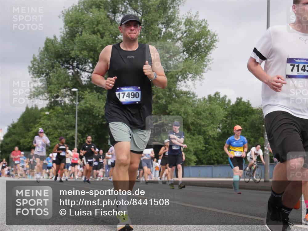 29.06.2025 - hella hamburg halbmarathon Luisa Fischer http://msf.ph/oto/8441508 29.06.2025 10:22:33 Kennedybrücke 17490, 116, 7143, 1159, 1160, 1332, 1708, 2703, 2812, 4108, 4110, 5080, 5449, 6249, 6542, 6736, 7143, 8761, 9270, 9272, 9856, 10124, 10129, 10540 meine-sportfotos.de