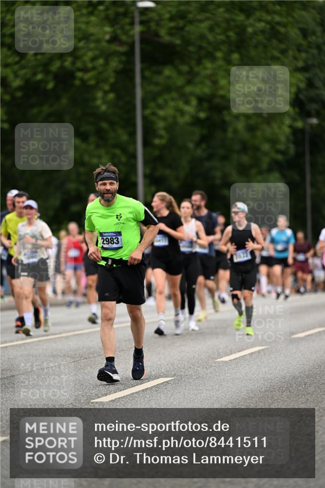 29.06.2025 - hella hamburg halbmarathon Dr. Thomas Lammeyer http://msf.ph/oto/8441511 29.06.2025 10:57:14 Kennedybrücke 2420, 2983, 2988, 3227, 3787, 4595, 6135, 6604, 7032, 7511, 7690, 7735, 7871, 9340, 10080, 10417, 10568, 10600, 10693, 10879, 10884, 10981 meine-sportfotos.de
