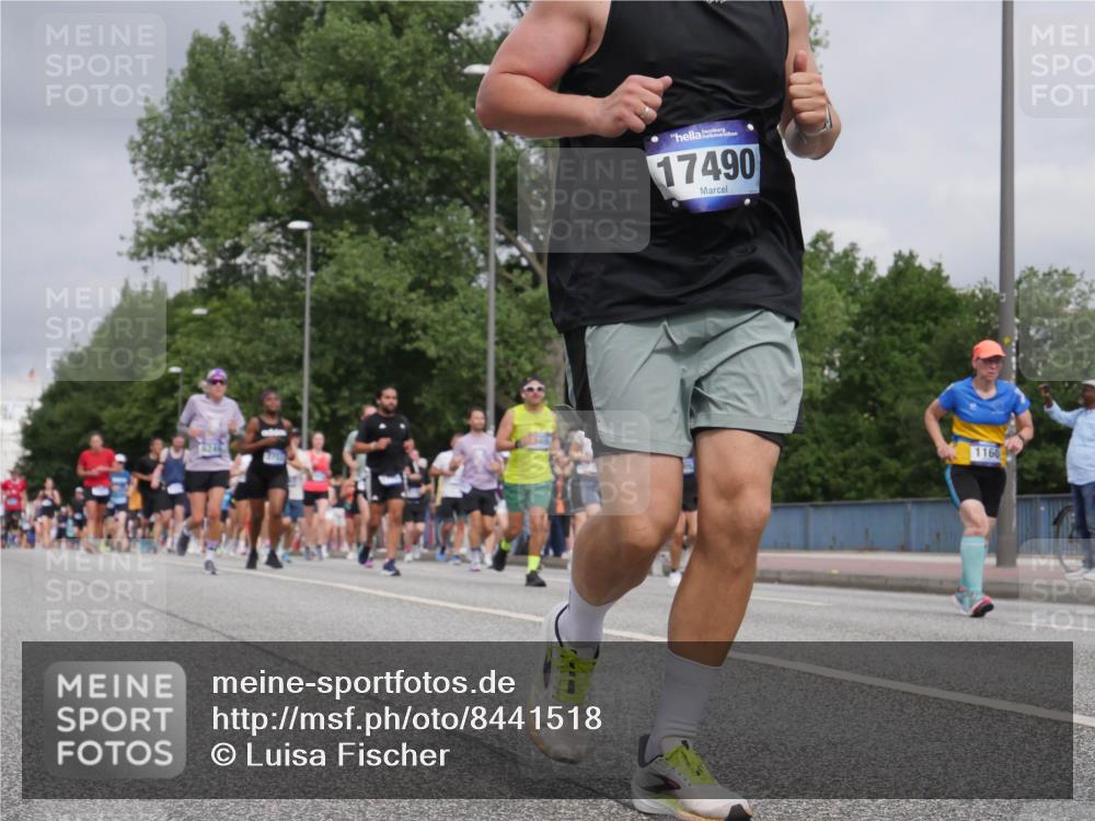 29.06.2025 - hella hamburg halbmarathon Luisa Fischer http://msf.ph/oto/8441518 29.06.2025 10:22:33 Kennedybrücke 624, 17490, 1160, 1159, 1160, 1332, 1708, 2703, 2812, 4108, 4110, 5080, 5449, 6249, 6542, 6736, 7143, 8761, 9270, 9272, 9856, 10124, 10129, 10540 meine-sportfotos.de