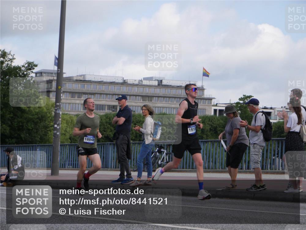 29.06.2025 - hella hamburg halbmarathon Luisa Fischer http://msf.ph/oto/8441521 29.06.2025 09:41:35 Kennedybrücke 18848, 1910, 51, 6699 meine-sportfotos.de