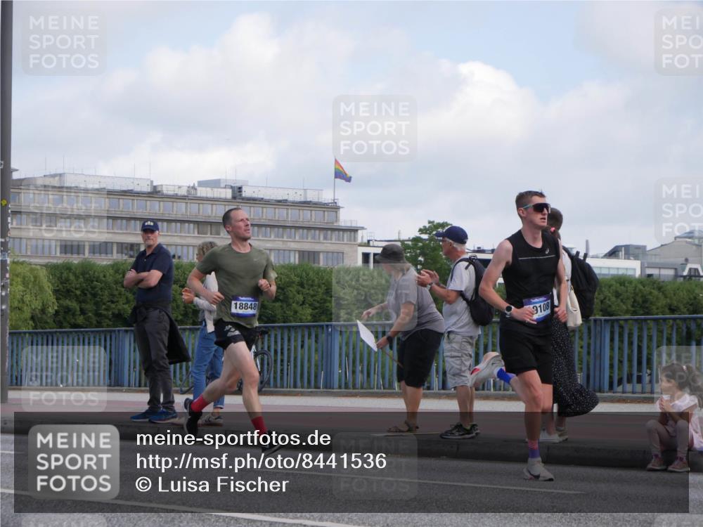 29.06.2025 - hella hamburg halbmarathon Luisa Fischer http://msf.ph/oto/8441536 29.06.2025 09:41:36 Kennedybrücke 18848, 9108, 51, 6699 meine-sportfotos.de