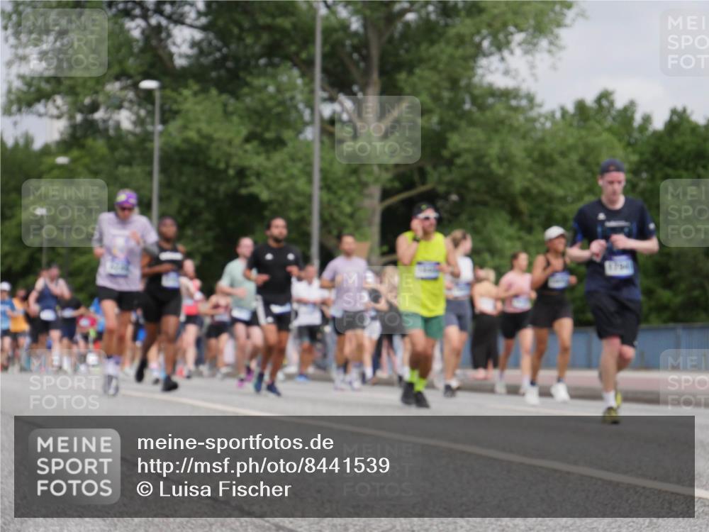 29.06.2025 - hella hamburg halbmarathon Luisa Fischer http://msf.ph/oto/8441539 29.06.2025 10:22:34 Kennedybrücke 1159, 1160, 1332, 1708, 2703, 2812, 4108, 4110, 5080, 5449, 6249, 6542, 7143, 8778, 9270, 9272, 9856, 10124, 10129, 10540 meine-sportfotos.de