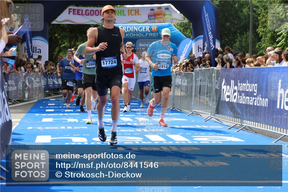 29.06.2025 - hella hamburg halbmarathon Strokosch-Dieckow http://msf.ph/oto/8441546 29.06.2025 10:40:37 Ziel 1882, 1912, 2324, 2714, 2750, 4843, 4889, 5026, 5745, 7284, 7622, 8629, 9294, 10900, 11767, 12365, 12540, 12865, 14092, 14272, 14820, 15015, 15164, 15351, 15493, 15542, 16201, 16249, 16599, 17214, 17724, 18192, 18399 meine-sportfotos.de