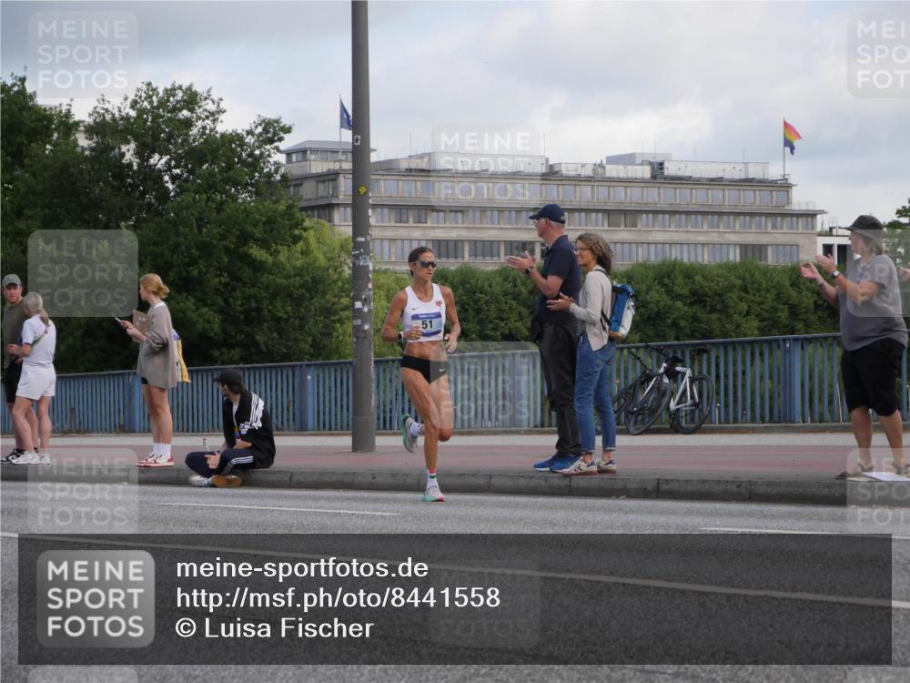 29.06.2025 - hella hamburg halbmarathon Luisa Fischer http://msf.ph/oto/8441558 29.06.2025 09:41:39 Kennedybrücke 51, 51, 6380 meine-sportfotos.de
