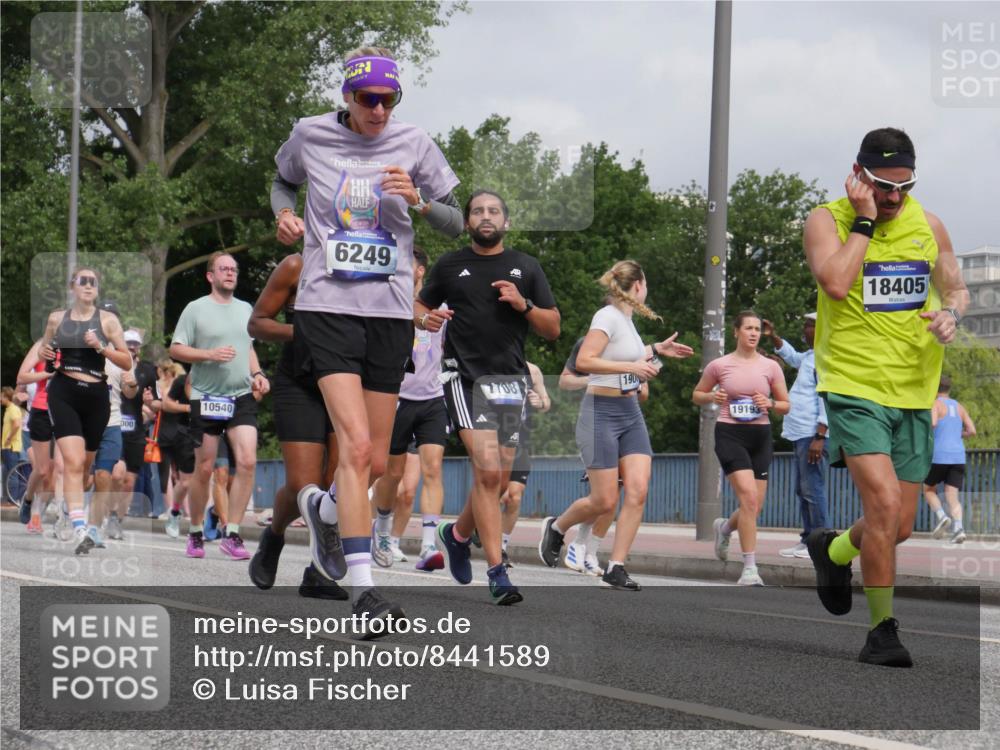 29.06.2025 - hella hamburg halbmarathon Luisa Fischer http://msf.ph/oto/8441589 29.06.2025 10:22:37 Kennedybrücke 6249, 190, 1708, 10540, 19193, 000, 18405, 1159, 1160, 1708, 2703, 2812, 4170, 5178, 6249, 8778, 10540 meine-sportfotos.de