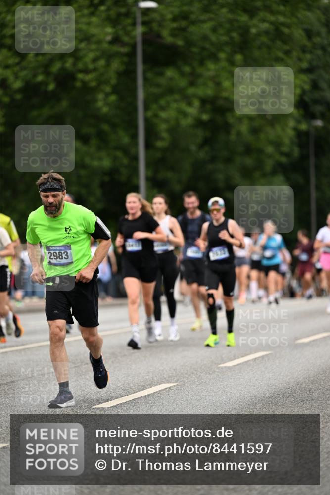 29.06.2025 - hella hamburg halbmarathon Dr. Thomas Lammeyer http://msf.ph/oto/8441597 29.06.2025 10:57:15 Kennedybrücke 2420, 2983, 2988, 3227, 3787, 4595, 6135, 6604, 7032, 7511, 7690, 7735, 7871, 9340, 10080, 10417, 10568, 10600, 10879, 10884, 10981 meine-sportfotos.de