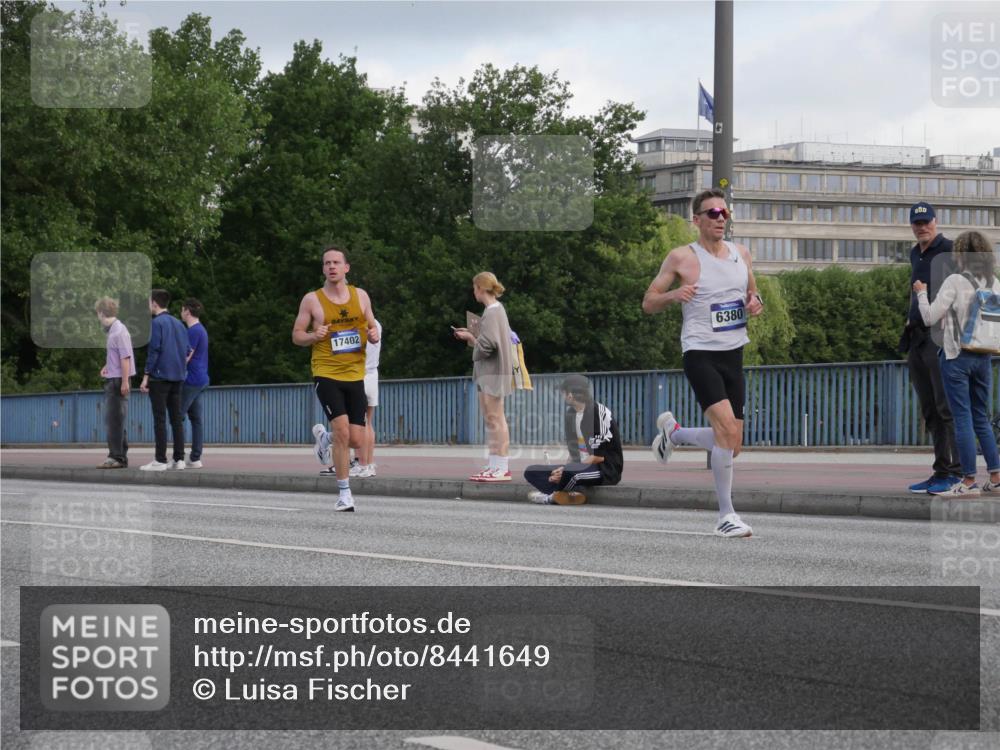 29.06.2025 - hella hamburg halbmarathon Luisa Fischer http://msf.ph/oto/8441649 29.06.2025 09:41:47 Kennedybrücke 17402, 6380, 53, 6380 meine-sportfotos.de