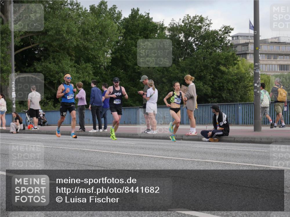 29.06.2025 - hella hamburg halbmarathon Luisa Fischer http://msf.ph/oto/8441682 29.06.2025 09:41:52 Kennedybrücke 2144, 11678, 53, 53, 2659, 3720 meine-sportfotos.de
