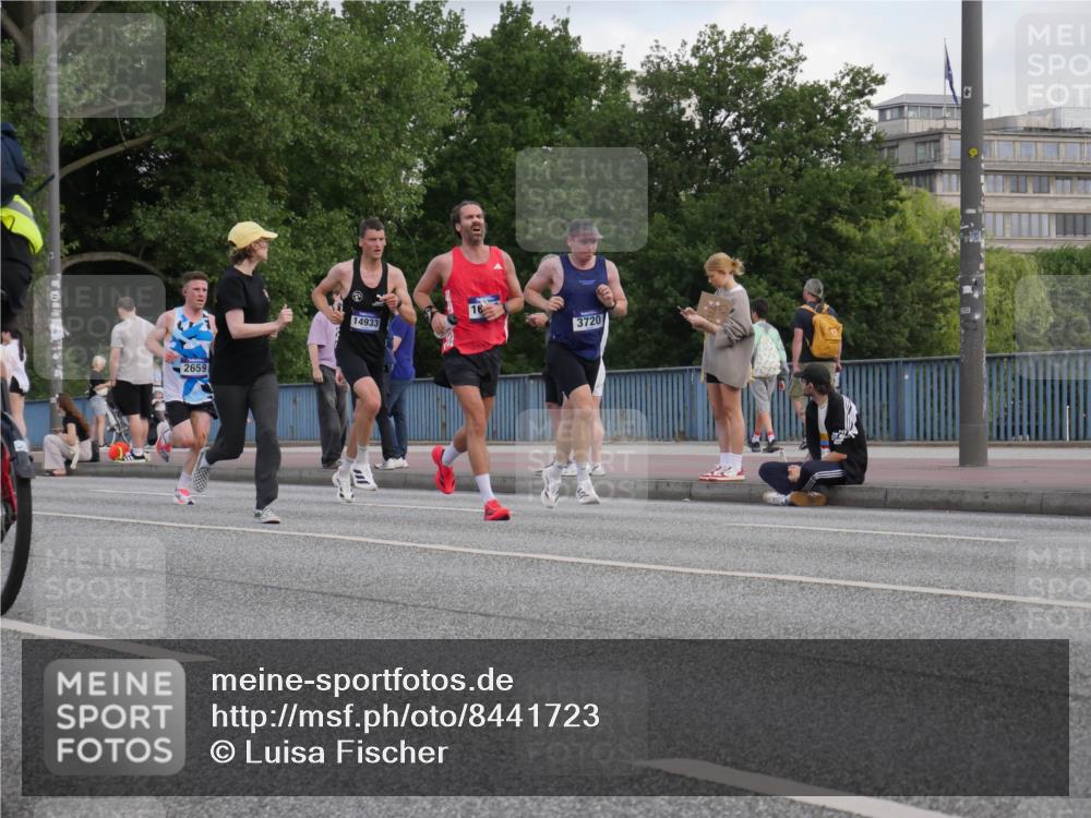 29.06.2025 - hella hamburg halbmarathon Luisa Fischer http://msf.ph/oto/8441723 29.06.2025 09:41:56 Kennedybrücke 2659, 14933, 3720, 53, 2659, 3720 meine-sportfotos.de
