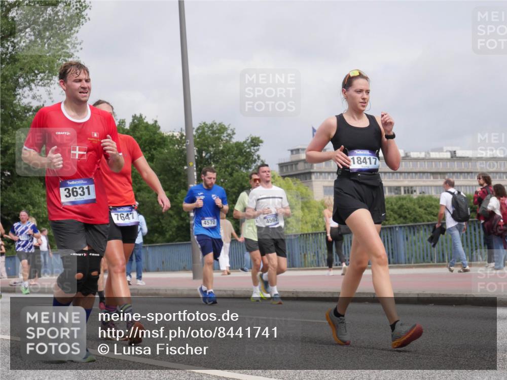 29.06.2025 - hella hamburg halbmarathon Luisa Fischer http://msf.ph/oto/8441741 29.06.2025 10:22:54 Kennedybrücke 3631, 7647, 4570, 4562, 18417, 2918, 3631, 4562, 4570, 4979, 5035, 5251, 5397, 5429, 5878, 6796, 6797, 6872, 6874, 6939, 7248, 7647, 7836, 10349, 10594 meine-sportfotos.de