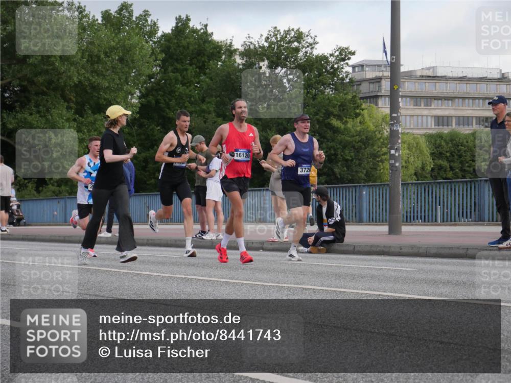 29.06.2025 - hella hamburg halbmarathon Luisa Fischer http://msf.ph/oto/8441743 29.06.2025 09:41:57 Kennedybrücke 16120, 3720, 53, 2659, 3720 meine-sportfotos.de