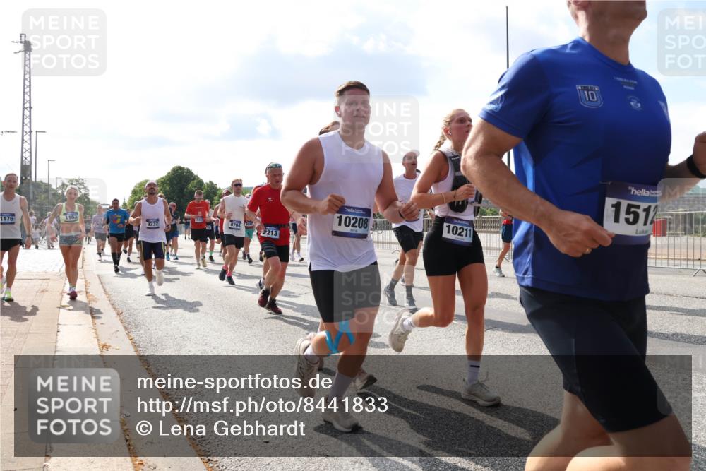 29.06.2025 - hella hamburg halbmarathon Lena Gebhardt http://msf.ph/oto/8441833 29.06.2025 09:53:00 Lombardsbrücke 1176, 1163, 11153, 9232, 8704, 2213, 10, 10208, 10211, 1512, 1012, 1070, 1163, 1176, 1220, 1391, 1415, 1512, 1613, 1735, 1782, 2048, 2189, 2213, 2233, 2234, 2590, 2788, 2970, 3021, 3098, 3109, 3124, 3304, 3907, 3917, 3928, 4080, 4277, 4497, 4553, 4691, 4933, 4981, 4997, 5007, 5132, 5476, 5477, 5623, 5682, 6081, 6152, 6203, 6712, 6716, 7005, 7067, 7093, 7147, 7191, 7204, 7325, 7450, 7451, 7599, 7765, 7843, 7865, 7961, 8063, 8145, 8467, 8664, 10796, 13403 meine-sportfotos.de