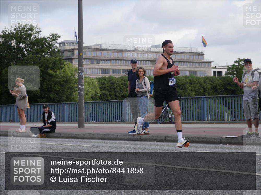 29.06.2025 - hella hamburg halbmarathon Luisa Fischer http://msf.ph/oto/8441858 29.06.2025 09:42:02 Kennedybrücke 14717, 35, 52, 2659, 3720, 9255 meine-sportfotos.de