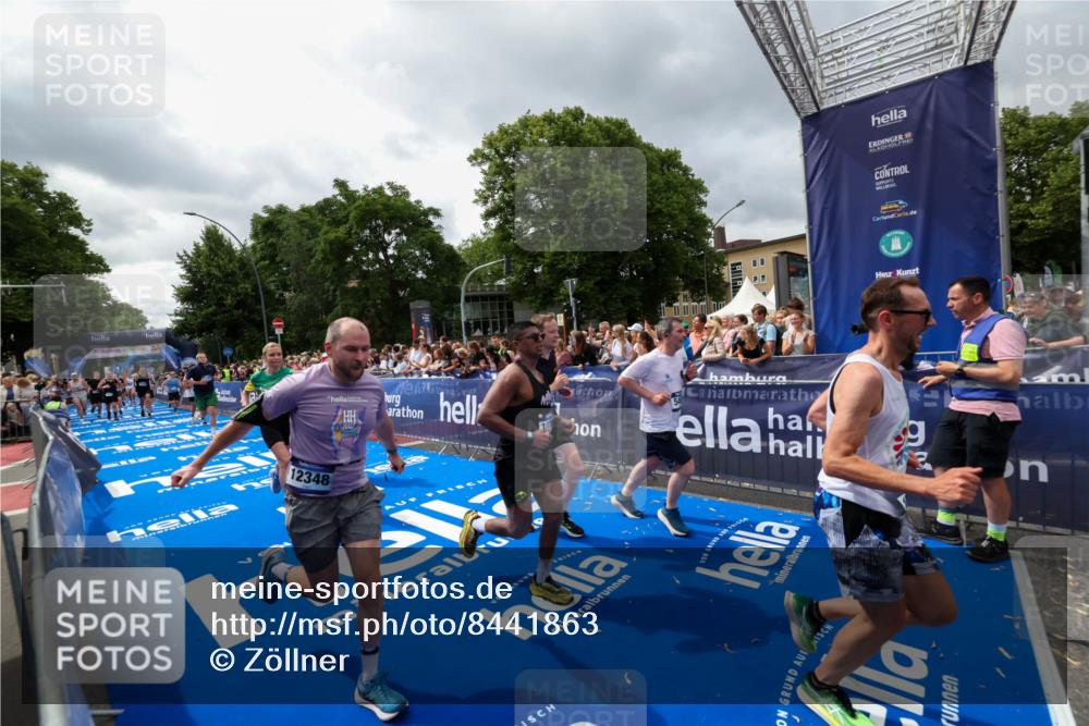 29.06.2025 - hella hamburg halbmarathon Zöllner http://msf.ph/oto/8441863 29.06.2025 10:56:22 Ziel 1193, 4029, 5465, 5672, 7547, 9903, 10789, 11231, 11309, 12348, 15300, 16375, 17468, 18117, 18495, 18652, 18741, 19152 meine-sportfotos.de