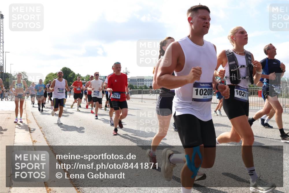 29.06.2025 - hella hamburg halbmarathon Lena Gebhardt http://msf.ph/oto/8441871 29.06.2025 09:53:01 Lombardsbrücke 1163, 9232, 11153, 8704, 2213, 10208, 10211, 19127, 1012, 1070, 1163, 1176, 1220, 1391, 1415, 1512, 1613, 1735, 1759, 1782, 2048, 2189, 2213, 2233, 2234, 2590, 2788, 2970, 3021, 3098, 3109, 3124, 3304, 3907, 3917, 3928, 4080, 4277, 4497, 4553, 4691, 4933, 4981, 4997, 5007, 5132, 5476, 5477, 5623, 5624, 5682, 6081, 6152, 6203, 6712, 6716, 7005, 7067, 7093, 7147, 7191, 7204, 7325, 7450, 7451, 7599, 7765, 7843, 7865, 7961, 8063, 8145, 8467, 8664, 10796 meine-sportfotos.de