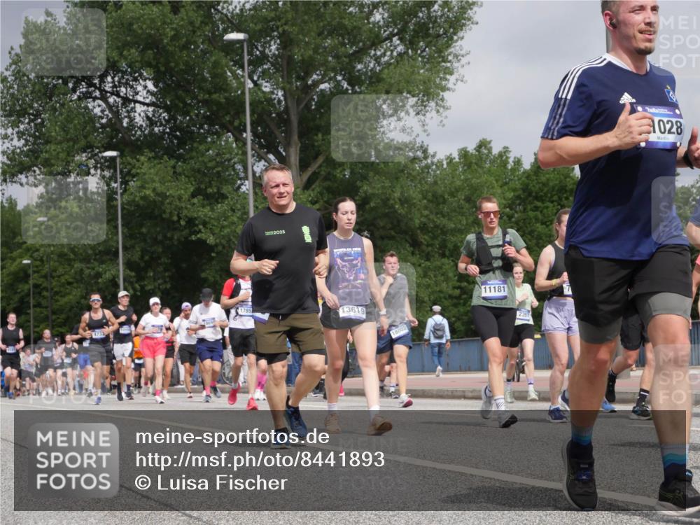 29.06.2025 - hella hamburg halbmarathon Luisa Fischer http://msf.ph/oto/8441893 29.06.2025 10:23:12 Kennedybrücke 473, 2025, 1785, 13619, 18002, 11181, 2357, 028, 1110, 1115, 2357, 3278, 3678, 4539, 4614, 4737, 4739, 5123, 5849, 6444, 7744, 7917, 10550, 10622 meine-sportfotos.de