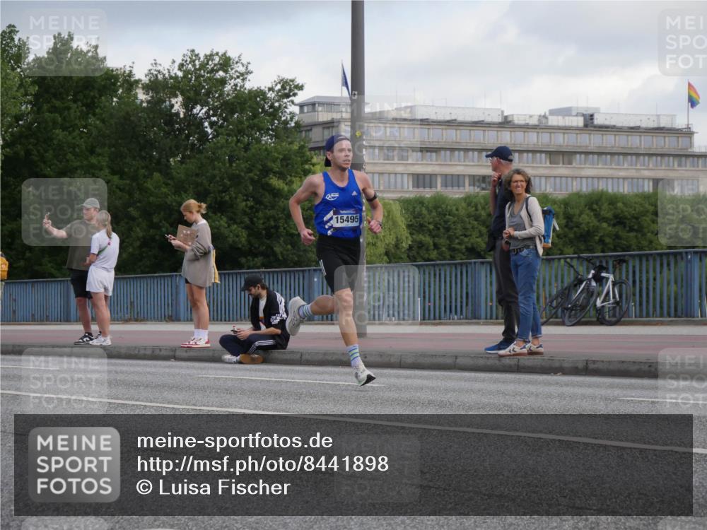 29.06.2025 - hella hamburg halbmarathon Luisa Fischer http://msf.ph/oto/8441898 29.06.2025 09:42:06 Kennedybrücke 15495, 35, 52, 9255, 10650 meine-sportfotos.de