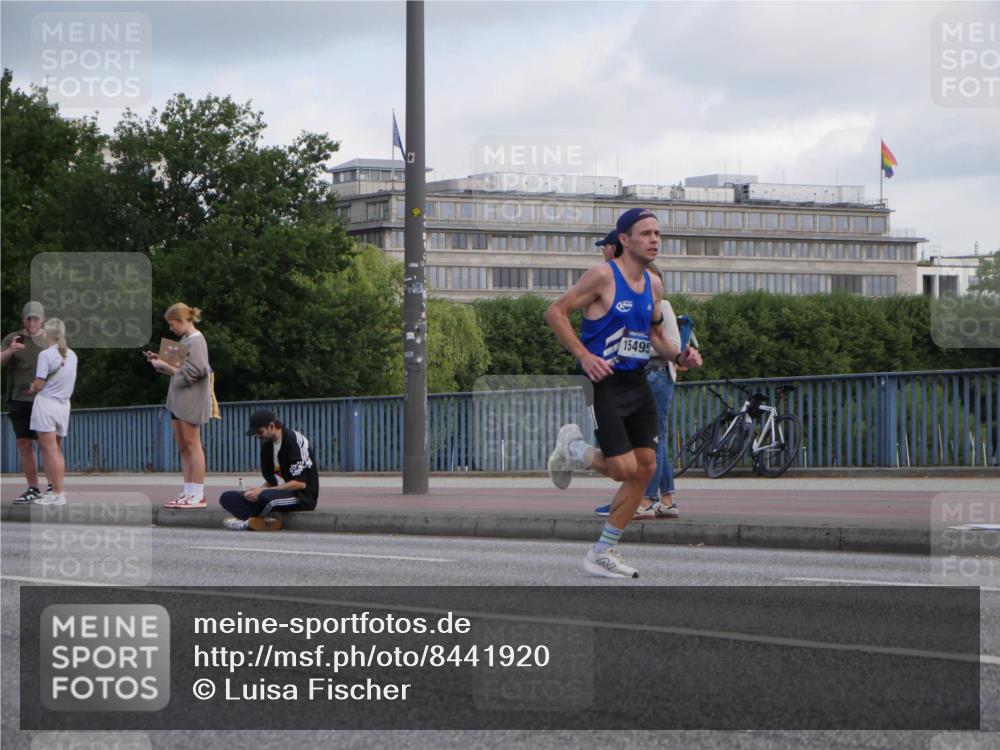 29.06.2025 - hella hamburg halbmarathon Luisa Fischer http://msf.ph/oto/8441920 29.06.2025 09:42:06 Kennedybrücke 15495, 35, 52, 9255, 10650 meine-sportfotos.de