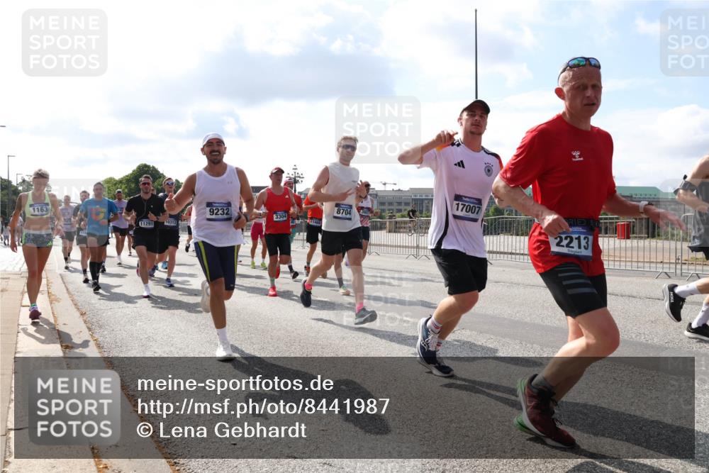 29.06.2025 - hella hamburg halbmarathon Lena Gebhardt http://msf.ph/oto/8441987 29.06.2025 09:53:02 Lombardsbrücke 1163, 9232, 3304, 8704, 11291, 10313, 4011469, 17007, 2213, 1012, 1070, 1163, 1176, 1220, 1391, 1415, 1613, 1735, 1759, 1782, 2048, 2189, 2213, 2233, 2234, 2590, 2788, 2970, 3021, 3098, 3109, 3124, 3304, 3907, 3917, 3928, 4080, 4277, 4497, 4553, 4691, 4933, 4981, 4997, 5007, 5132, 5476, 5477, 5623, 5624, 5682, 6081, 6152, 6203, 6712, 6716, 7005, 7067, 7093, 7147, 7191, 7204, 7325, 7450, 7451, 7599, 7765, 7843, 7865, 7961, 8063, 8145, 8467, 8664, 10796 meine-sportfotos.de
