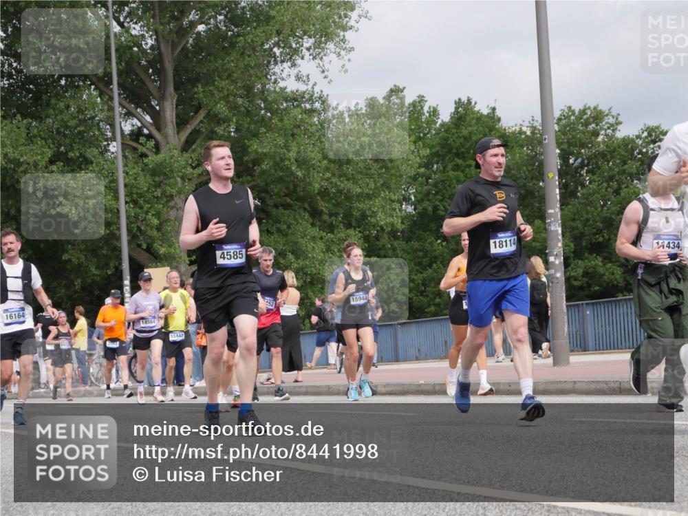 29.06.2025 - hella hamburg halbmarathon Luisa Fischer http://msf.ph/oto/8441998 29.06.2025 10:23:21 Kennedybrücke 16164, 2064, 14564, 15442, 4585, 15948, 18114, 1434, 1110, 1115, 2357, 4585, 4737, 4739, 5659, 7519, 7739, 7808, 8387, 8462, 9136, 9196, 9735, 10414, 10550 meine-sportfotos.de