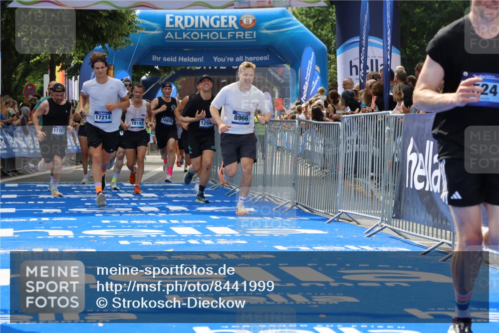 29.06.2025 - hella hamburg halbmarathon Strokosch-Dieckow http://msf.ph/oto/8441999 29.06.2025 10:40:28 Ziel 6649, 7284, 8370, 8966, 10978, 11767, 12365, 12540, 14924, 15015, 15164, 15247, 17214, 17245, 17916, 18192 meine-sportfotos.de