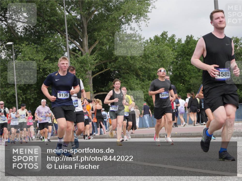 29.06.2025 - hella hamburg halbmarathon Luisa Fischer http://msf.ph/oto/8442022 29.06.2025 10:23:23 Kennedybrücke 1534, 5937, 13013, 12056, 9136, 64, 4024, 7739, 6442, 5659, 4585, 1110, 1115, 4585, 4737, 4739, 5659, 5937, 7519, 7739, 7808, 8387, 8462, 8588, 9136, 9196, 9735, 10414, 10550 meine-sportfotos.de