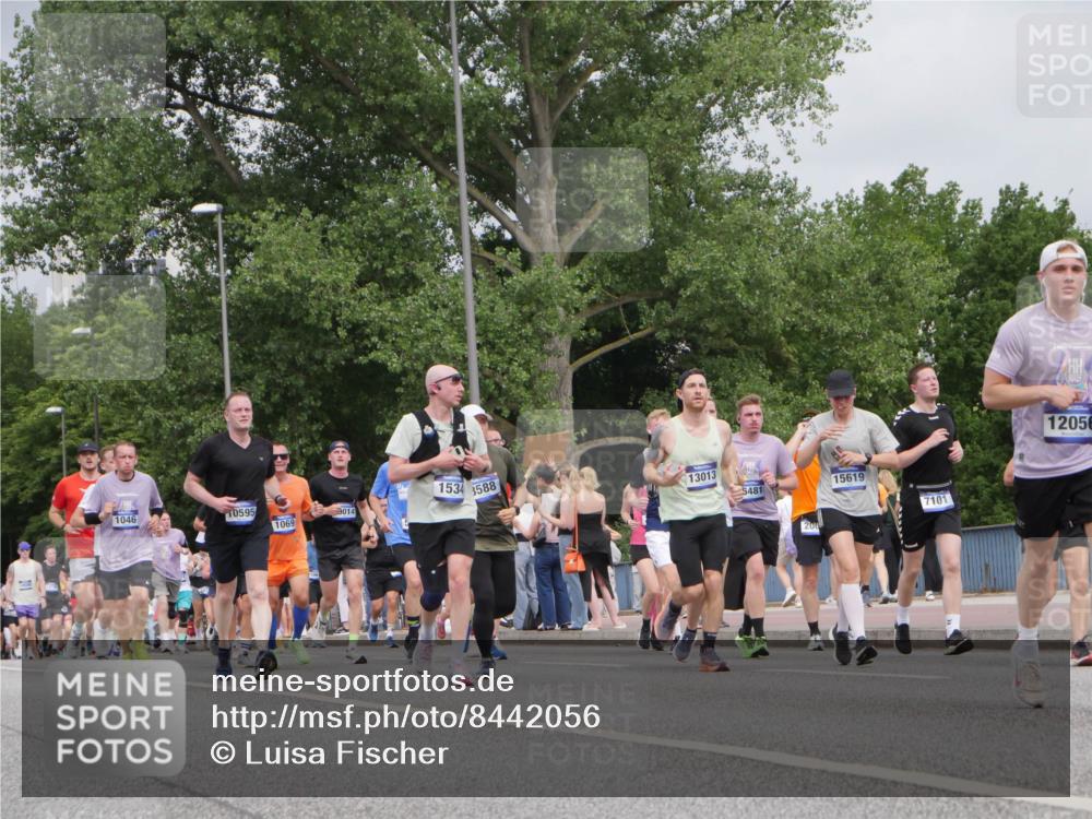 29.06.2025 - hella hamburg halbmarathon Luisa Fischer http://msf.ph/oto/8442056 29.06.2025 10:23:28 Kennedybrücke 1534, 588, 13013, 1046, 10595, 014, 5481, 1069, 206, 15619, 7101, 12056, 1046, 1069, 1154, 1474, 1534, 3733, 4422, 5659, 5831, 5937, 7101, 7519, 7739, 7808, 8462, 8588, 9136, 10414, 10595 meine-sportfotos.de