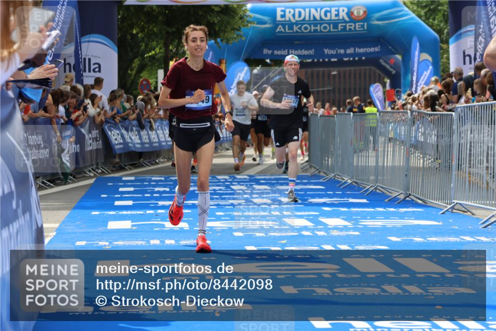 29.06.2025 - hella hamburg halbmarathon Strokosch-Dieckow http://msf.ph/oto/8442098 29.06.2025 10:40:24 Ziel 6649, 7284, 8370, 8966, 10978, 11767, 12540, 14924, 15164, 15247, 17214, 17245, 17916 meine-sportfotos.de