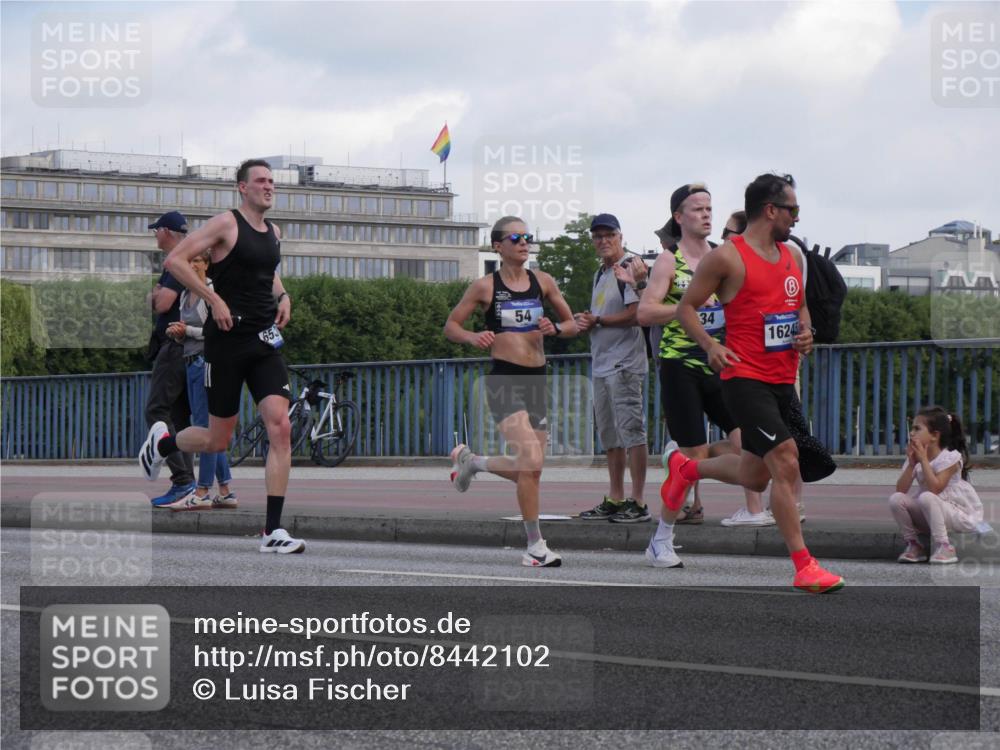 29.06.2025 - hella hamburg halbmarathon Luisa Fischer http://msf.ph/oto/8442102 29.06.2025 09:42:16 Kennedybrücke 54, 34, 16245, 34, 54, 6530, 10650 meine-sportfotos.de