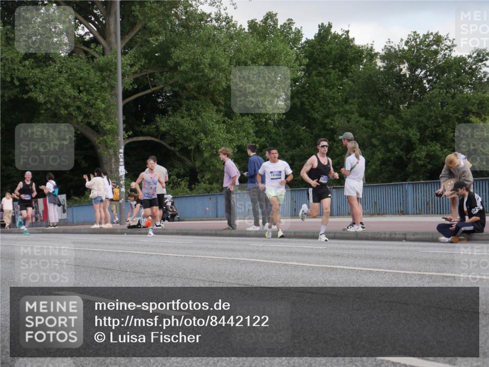 29.06.2025 - hella hamburg halbmarathon Luisa Fischer http://msf.ph/oto/8442122 29.06.2025 09:42:21 Kennedybrücke 447, 16988, 1267, 9447 meine-sportfotos.de