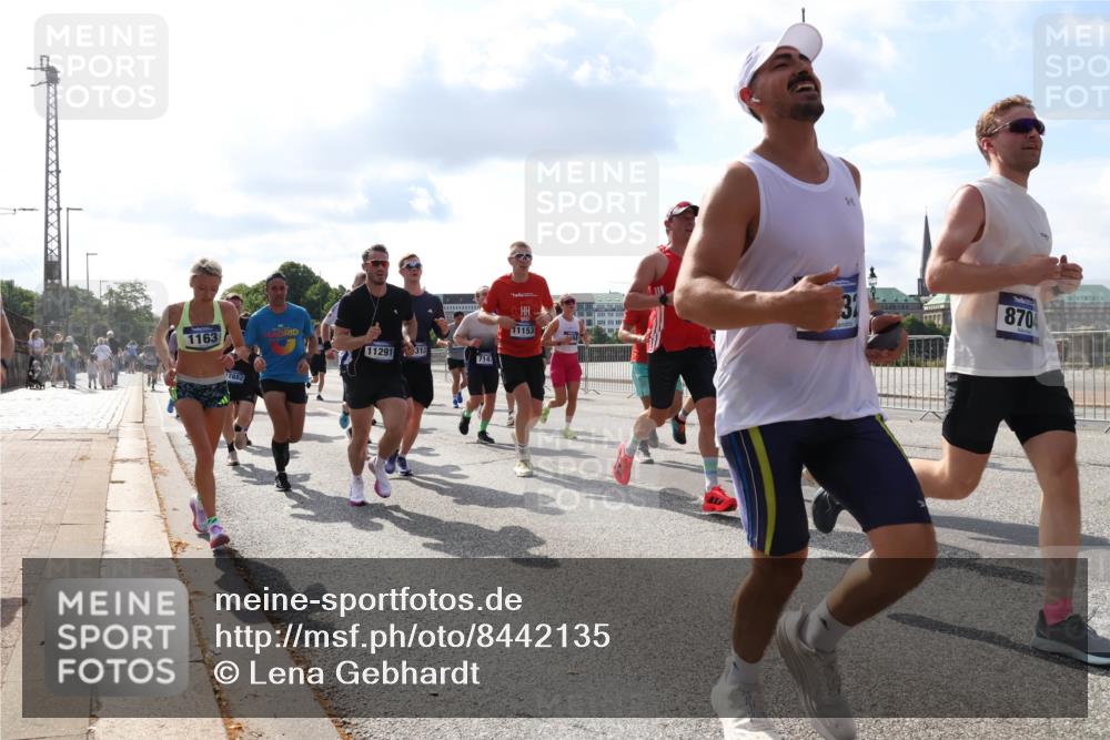 29.06.2025 - hella hamburg halbmarathon Lena Gebhardt http://msf.ph/oto/8442135 29.06.2025 09:53:03 Lombardsbrücke 1163, 17882, 11291, 313, 714, 11153, 31, 8704, 1012, 1070, 1163, 1176, 1220, 1391, 1415, 1558, 1613, 1735, 1759, 1782, 2048, 2189, 2213, 2233, 2234, 2590, 2788, 2970, 3021, 3098, 3109, 3124, 3304, 3907, 3917, 3928, 4080, 4091, 4277, 4497, 4553, 4691, 4933, 4981, 4997, 5007, 5022, 5132, 5476, 5477, 5623, 5624, 5682, 6081, 6152, 6203, 6712, 6716, 7005, 7067, 7093, 7147, 7191, 7204, 7325, 7450, 7451, 7599, 7765, 7843, 7865, 7961, 8063, 8145, 8467, 8664, 10796 meine-sportfotos.de