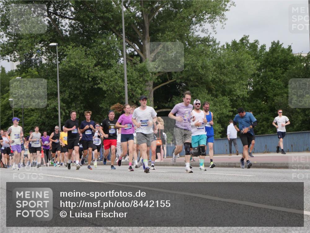 29.06.2025 - hella hamburg halbmarathon Luisa Fischer http://msf.ph/oto/8442155 29.06.2025 10:23:37 Kennedybrücke 2834, 19132, 19131, 11100, 12977, 1625, 25, 1046, 1069, 1154, 1471, 1474, 1534, 2064, 3733, 4422, 5831, 7101, 7131, 8025, 8738, 9873, 10041, 10595, 10613, 10647, 10754 meine-sportfotos.de