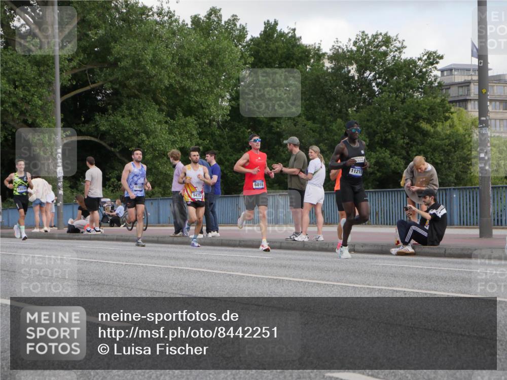 29.06.2025 - hella hamburg halbmarathon Luisa Fischer http://msf.ph/oto/8442251 29.06.2025 09:42:34 Kennedybrücke 1182, 18930, 9475, 6816, 11210, 5253, 6816, 9151, 9475 meine-sportfotos.de