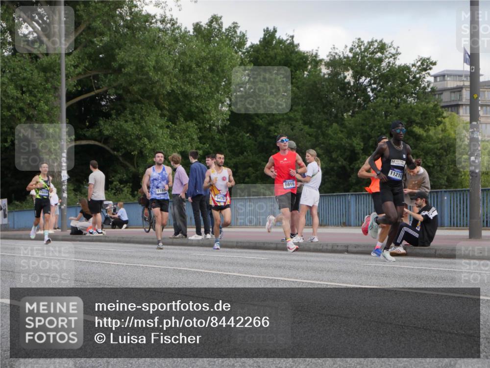 29.06.2025 - hella hamburg halbmarathon Luisa Fischer http://msf.ph/oto/8442266 29.06.2025 09:42:34 Kennedybrücke 1182, 18930, 9475, 6816, 11210, 5253, 6816, 9151, 9475 meine-sportfotos.de