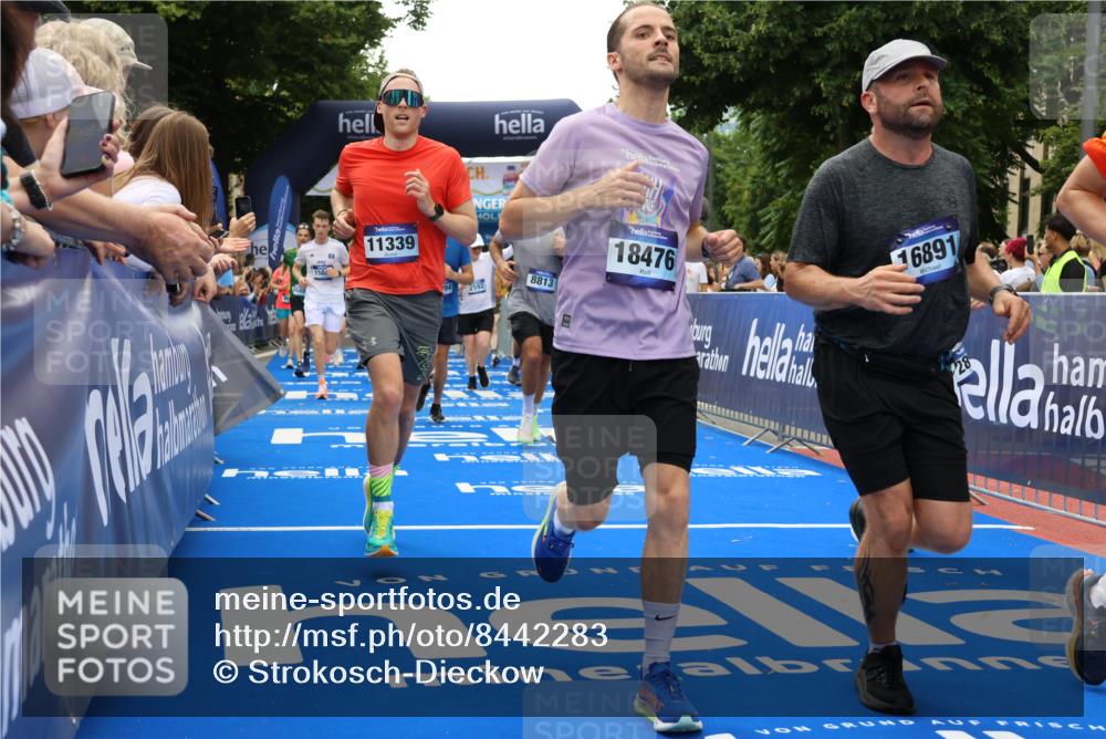29.06.2025 - hella hamburg halbmarathon Strokosch-Dieckow http://msf.ph/oto/8442283 29.06.2025 10:49:28 Ziel 1342, 1476, 2516, 2592, 2596, 2878, 2889, 5705, 8437, 8689, 8813, 9038, 9649, 11339, 11340, 11679, 11779, 12094, 12670, 13233, 13269, 14562, 14838, 15392, 15784, 15857, 15894, 15966, 16114, 16592, 16738, 16891, 17001, 18476, 18887, 18960 meine-sportfotos.de