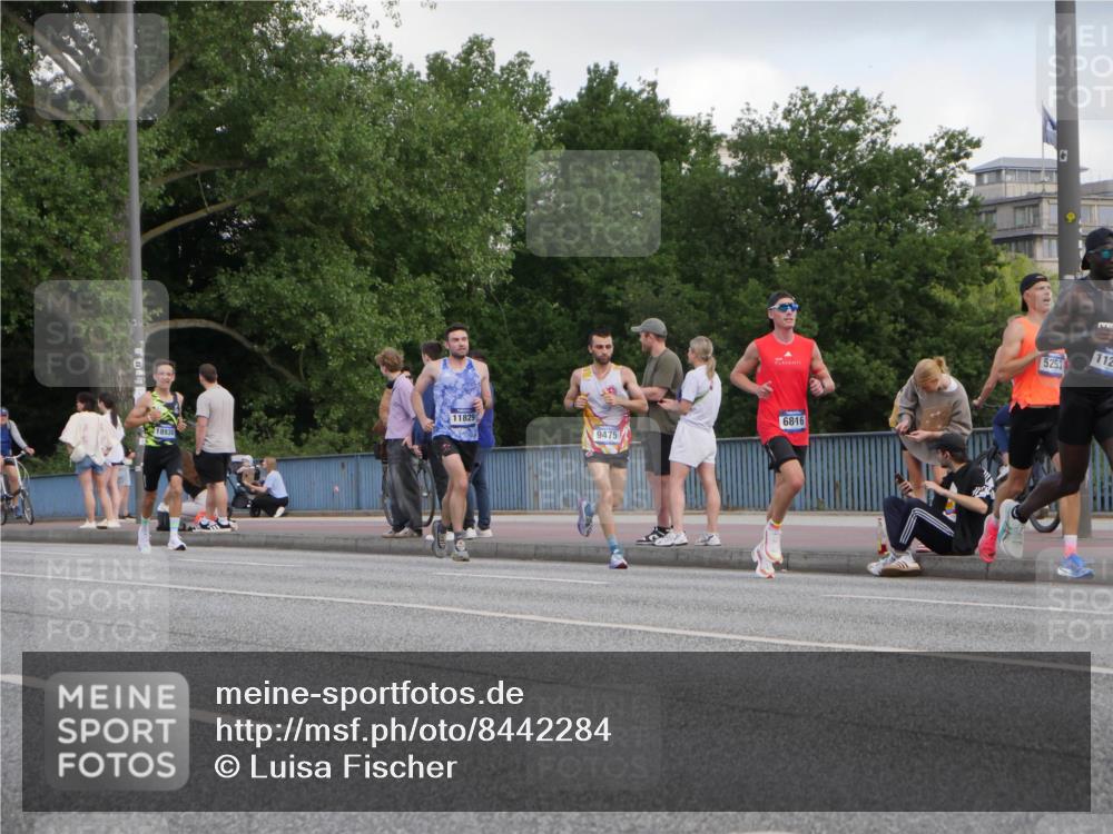 29.06.2025 - hella hamburg halbmarathon Luisa Fischer http://msf.ph/oto/8442284 29.06.2025 09:42:35 Kennedybrücke 11829, 6816, 18930, 9475, 5253, 112, 5253, 6816, 9151, 9475 meine-sportfotos.de
