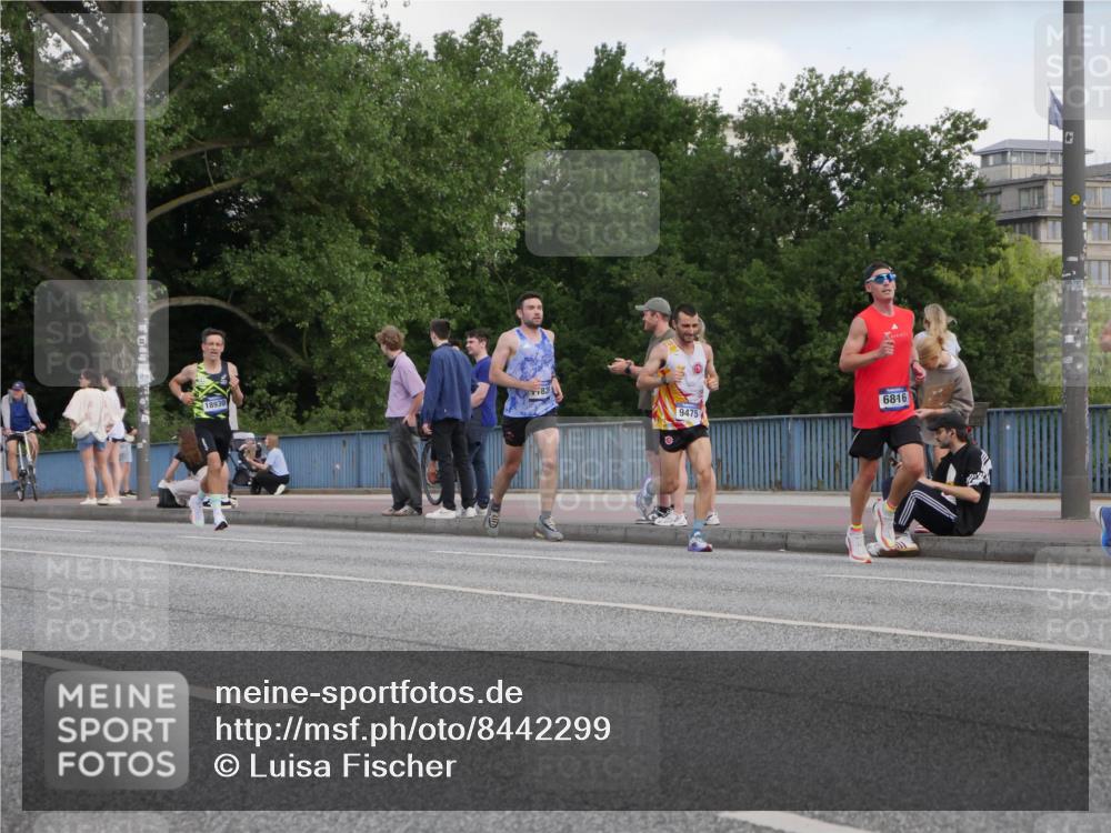 29.06.2025 - hella hamburg halbmarathon Luisa Fischer http://msf.ph/oto/8442299 29.06.2025 09:42:35 Kennedybrücke 18930, 82, 9475, 68, 16, 5253, 6816, 9151, 9475 meine-sportfotos.de