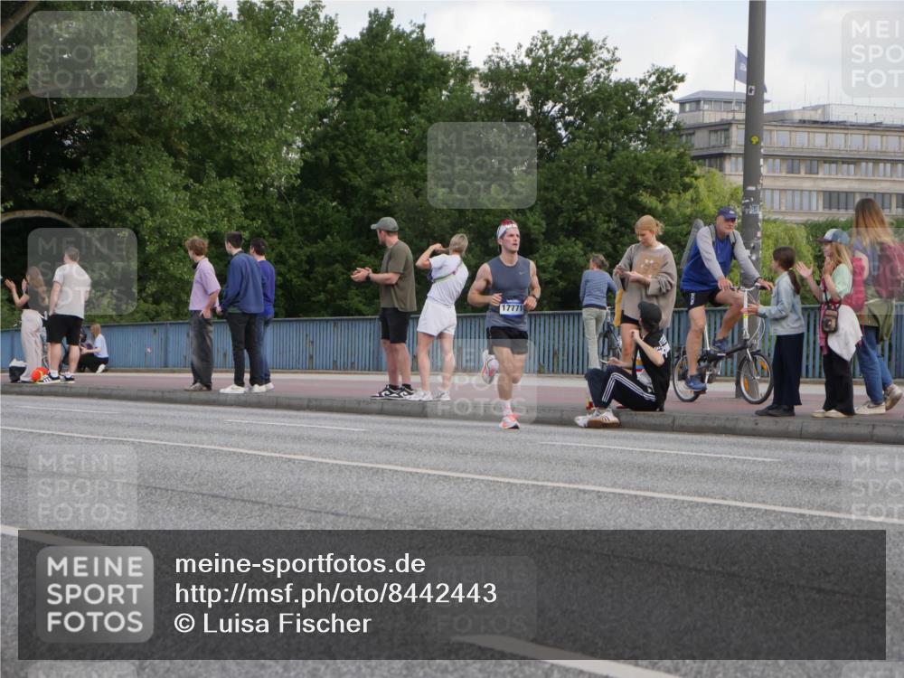29.06.2025 - hella hamburg halbmarathon Luisa Fischer http://msf.ph/oto/8442443 29.06.2025 09:42:46 Kennedybrücke 17771 meine-sportfotos.de