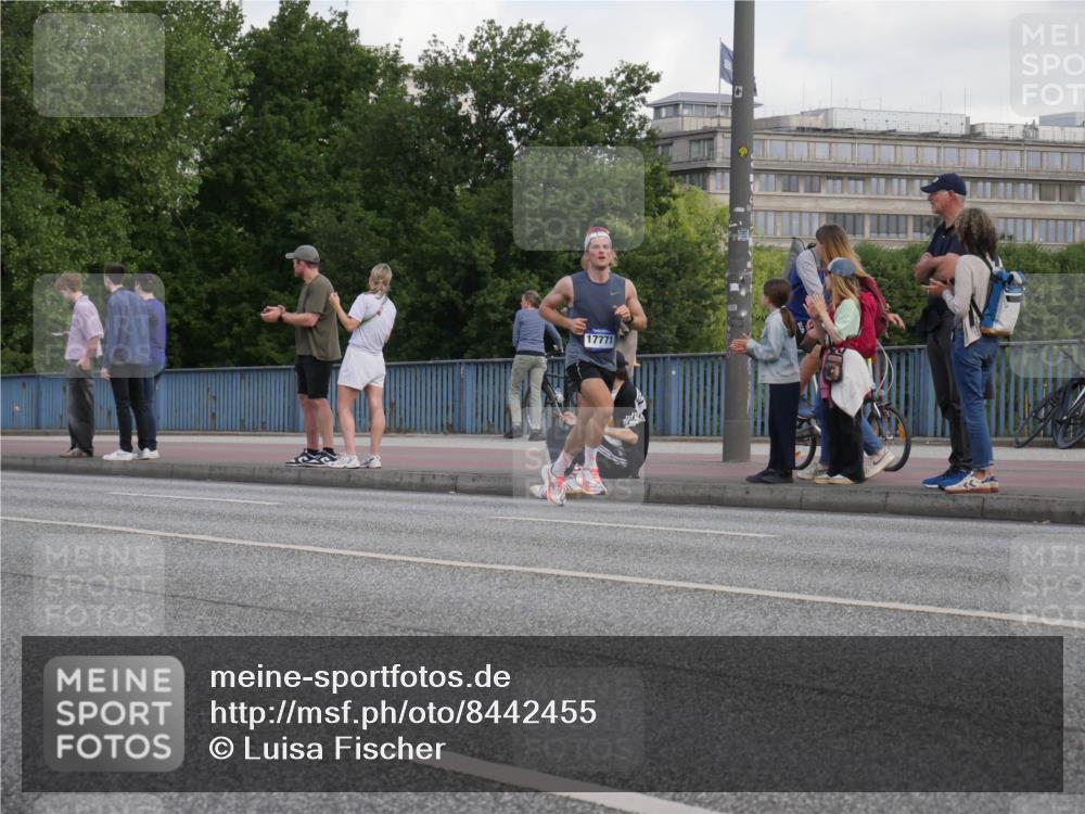29.06.2025 - hella hamburg halbmarathon Luisa Fischer http://msf.ph/oto/8442455 29.06.2025 09:42:46 Kennedybrücke 17771 meine-sportfotos.de